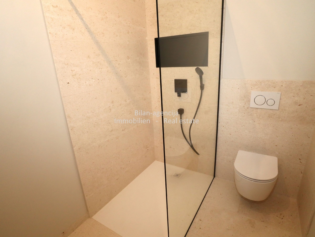 Apartma/Stanovanje Vodice, 131m2