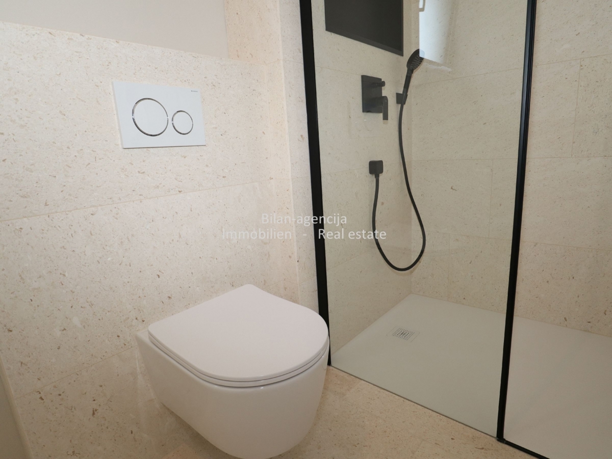 Apartma/Stanovanje Vodice, 131m2