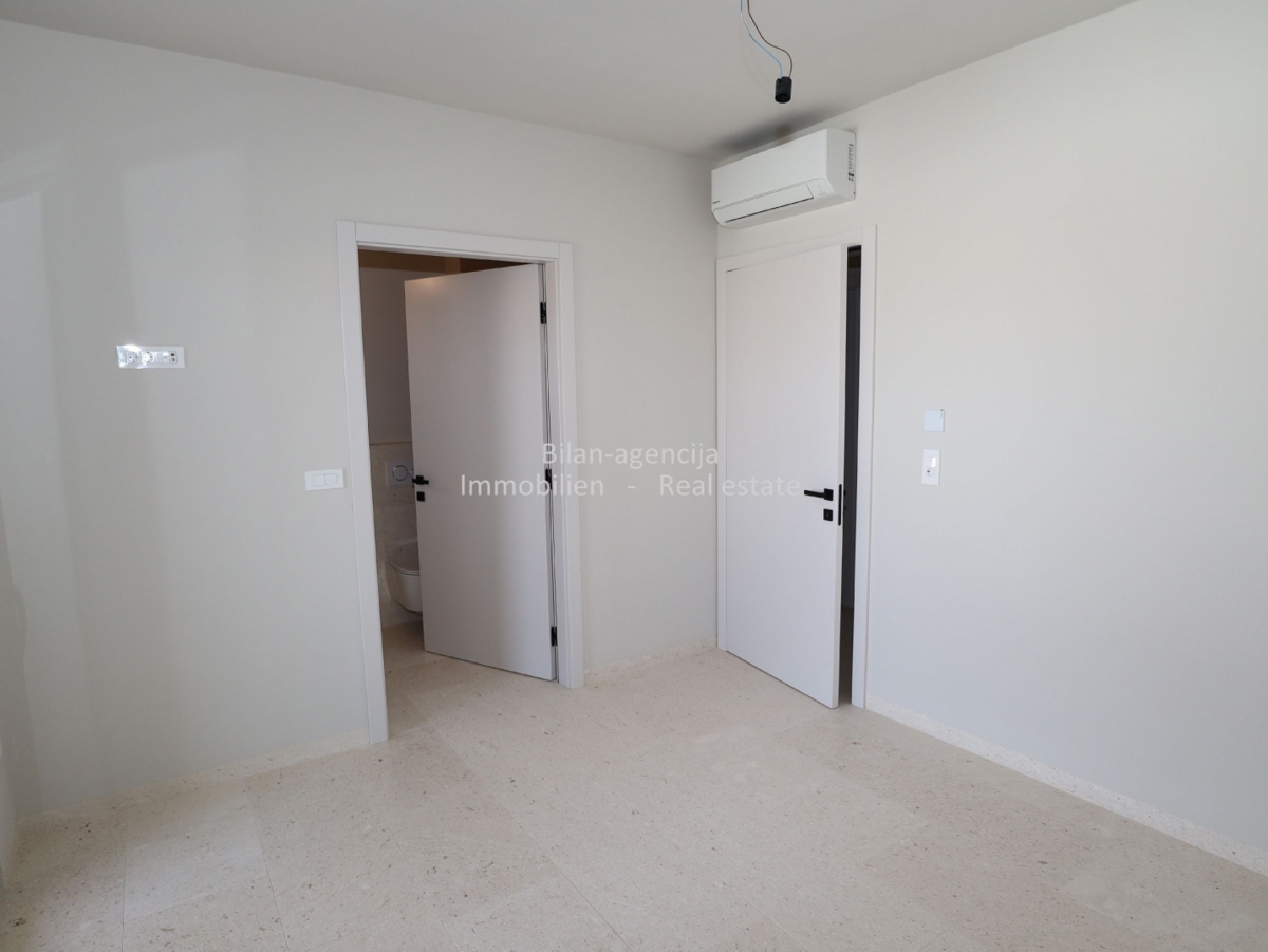 Apartma/Stanovanje Vodice, 131m2