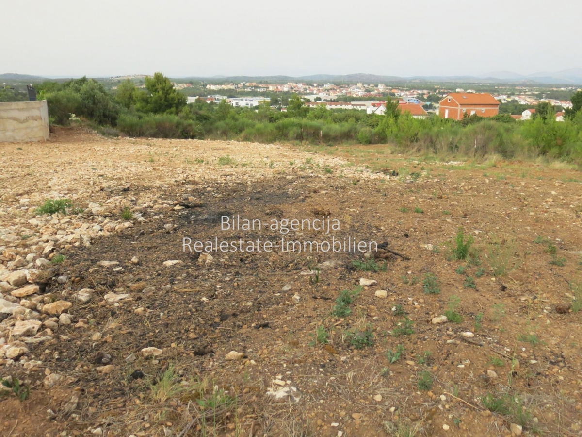 Zemljišče Vodice, 875m2