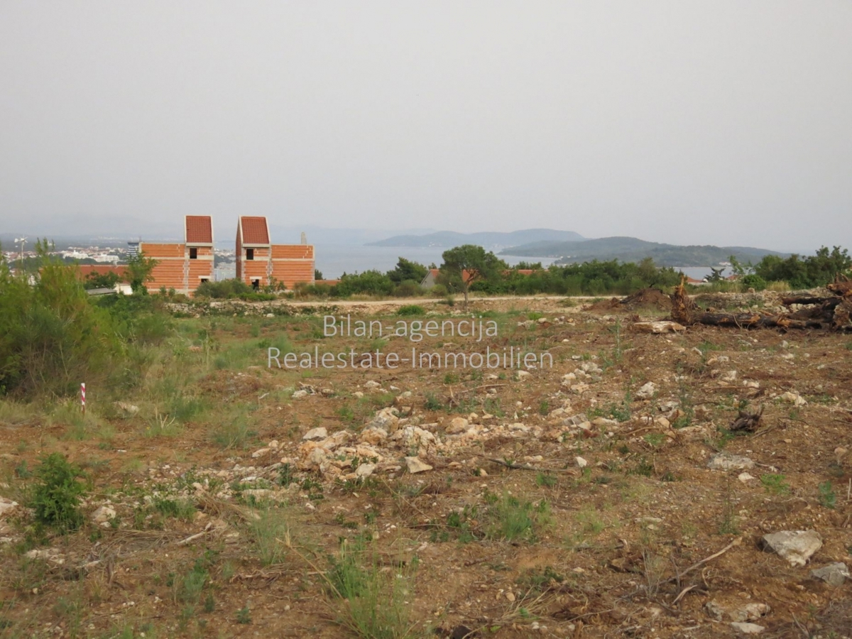 Zemljišče Vodice, 875m2