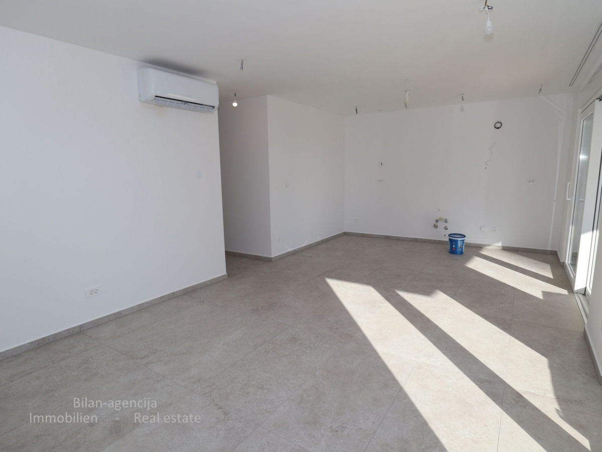 Tribunj, novogradnja, pritličje, vrt, 299.000 €, 97.56m2