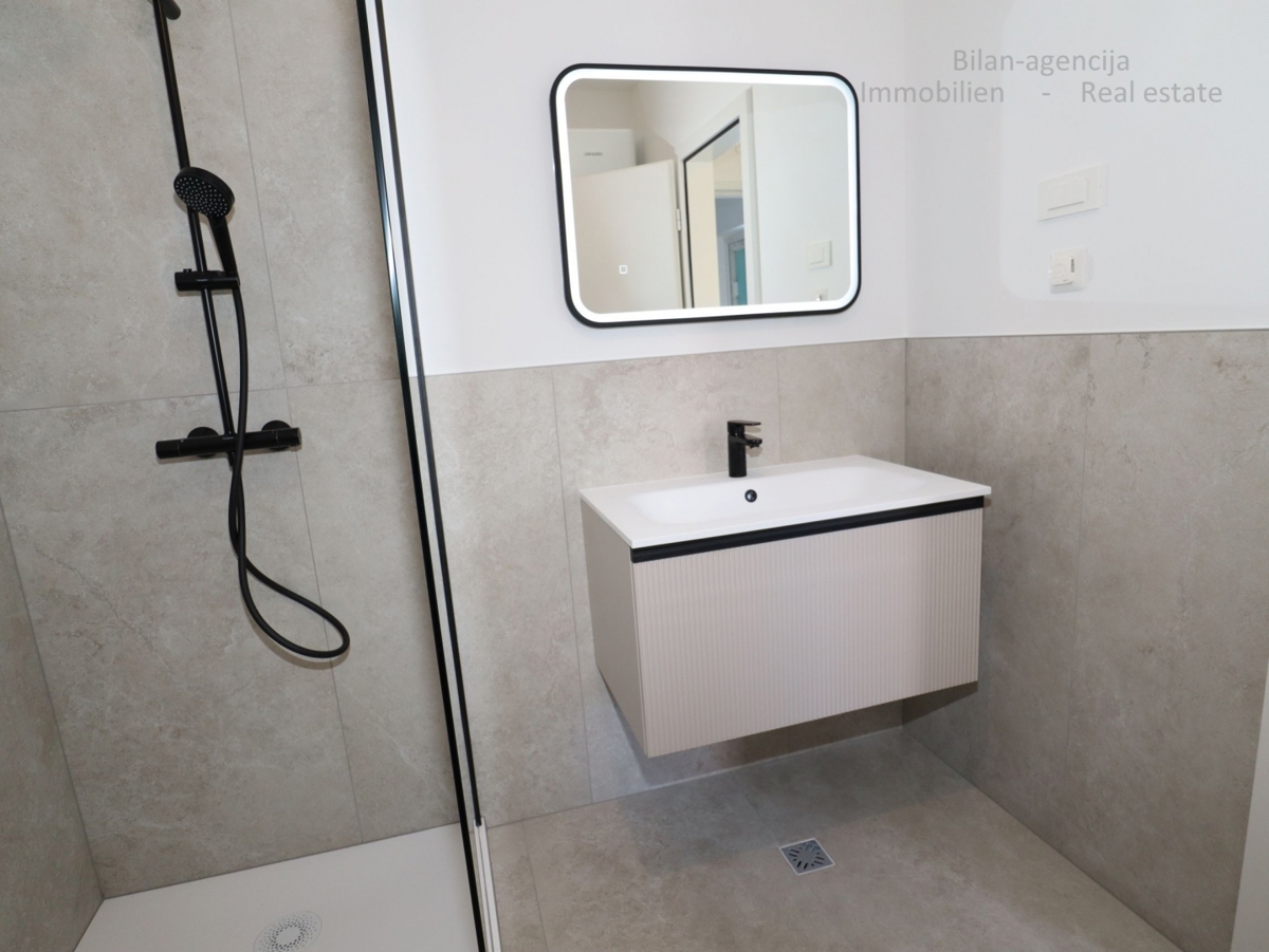 Tribunj, novogradnja, pritličje, vrt, 299.000 €, 97.56m2