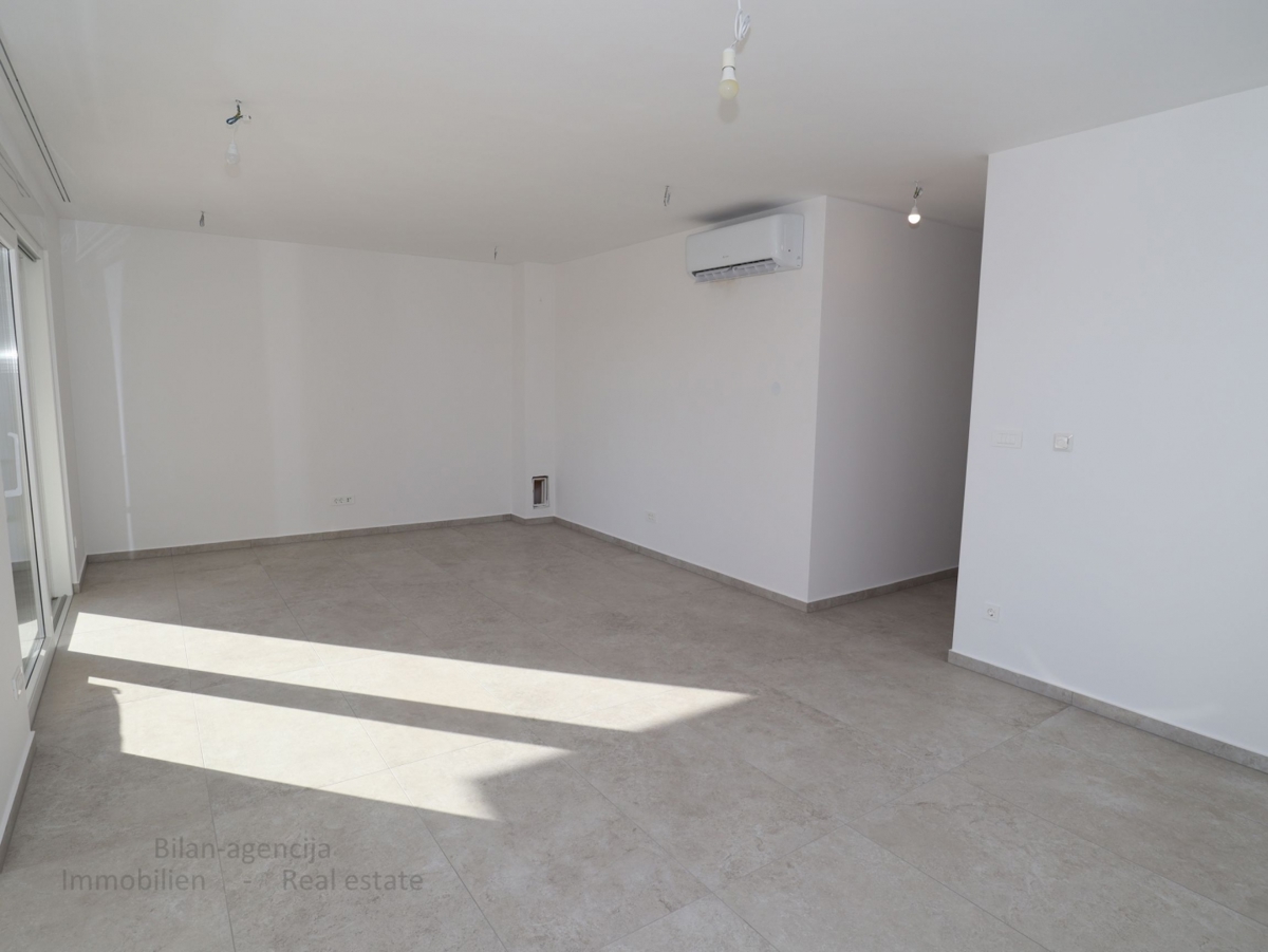 Tribunj, novogradnja, pritličje, vrt, 299.000 €, 97.56m2