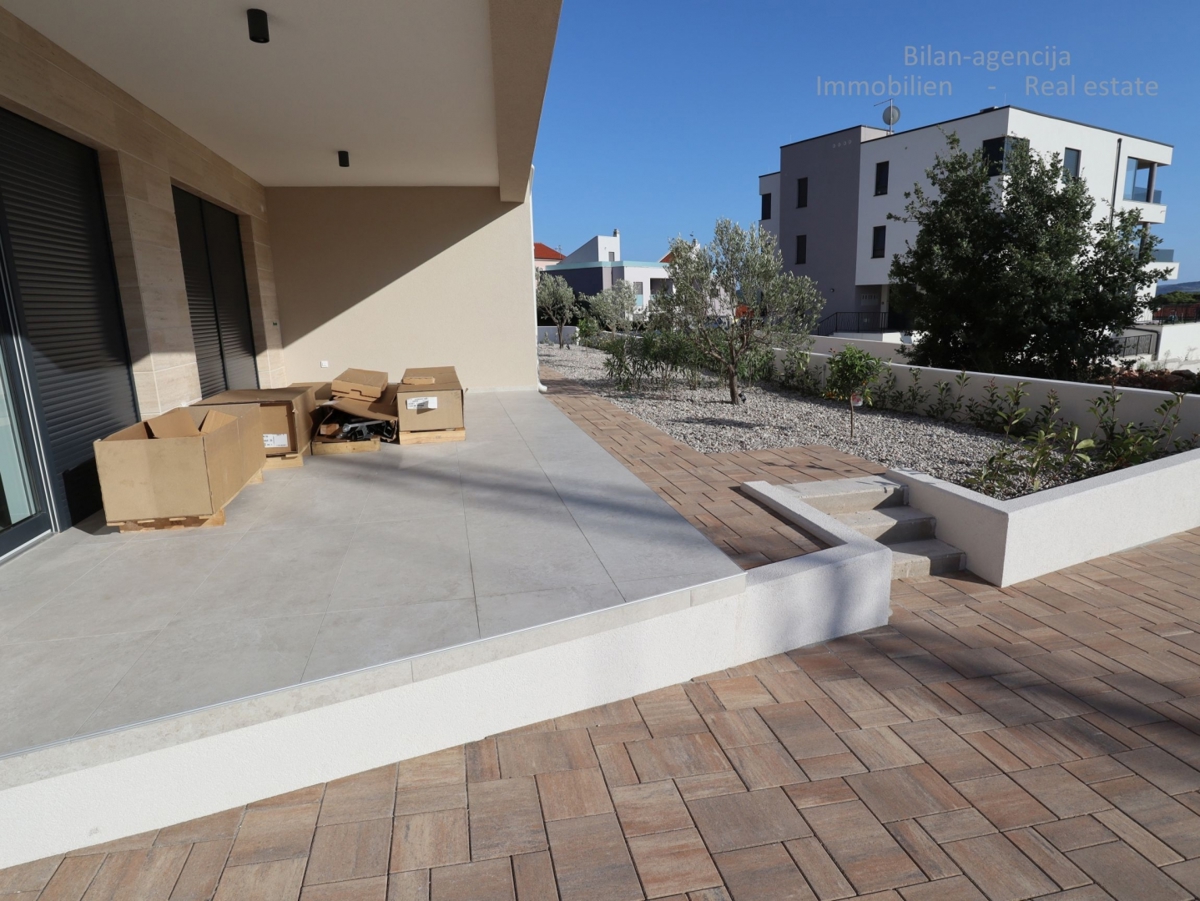 Tribunj, novogradnja, pritličje, vrt, 299.000 €, 97.56m2