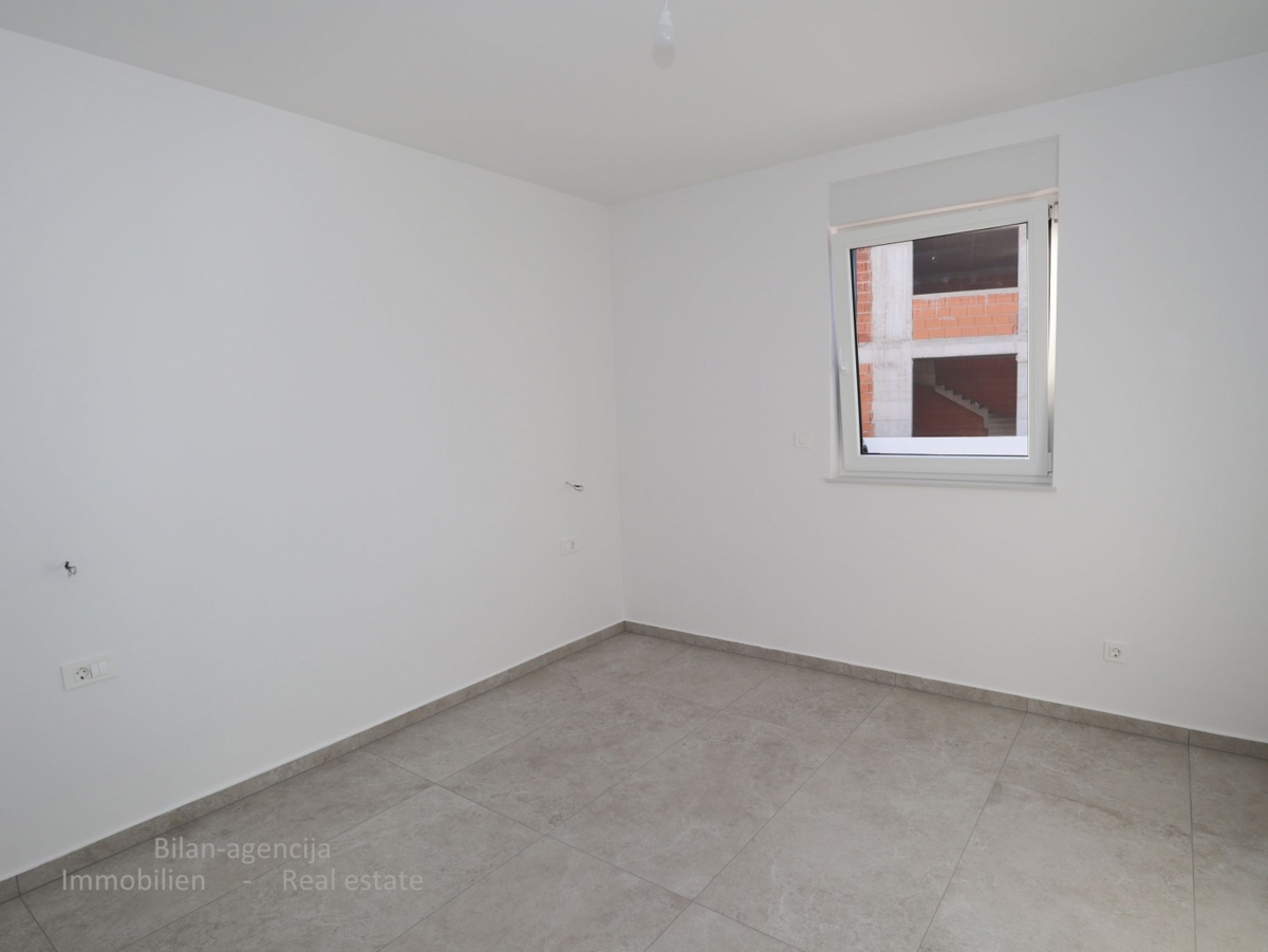 Tribunj, novogradnja, pritličje, vrt, 299.000 €, 97.56m2