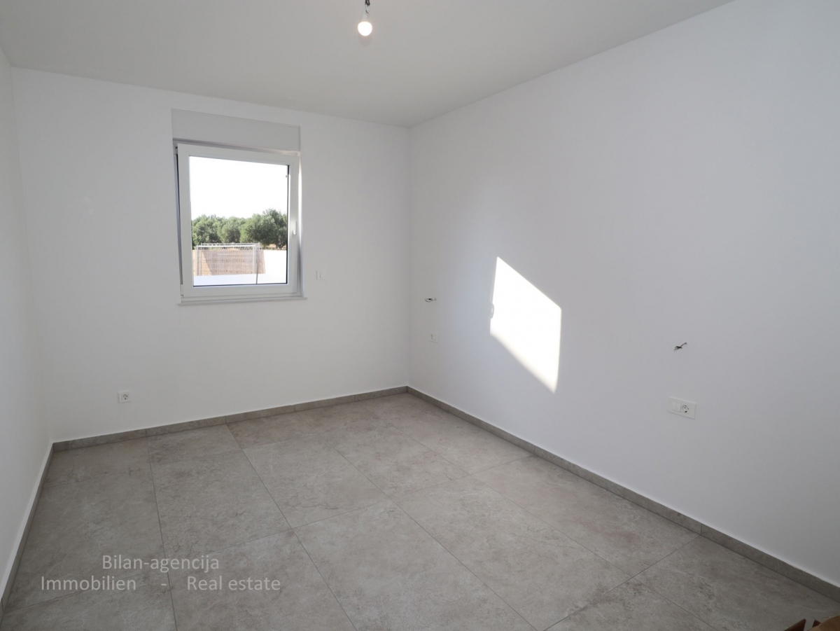 Tribunj, novogradnja, pritličje, vrt, 299.000 €, 97.56m2