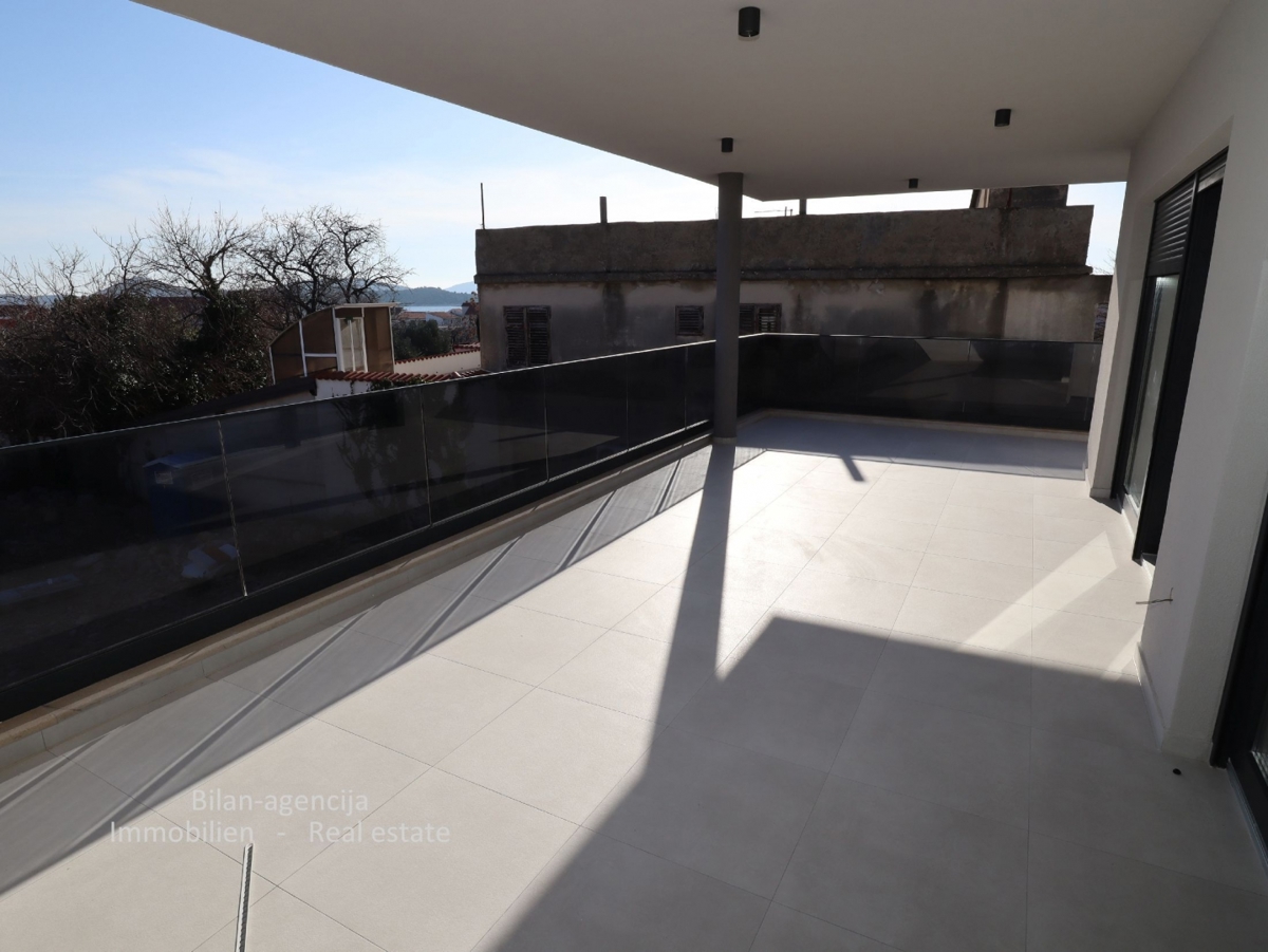 Apartma/Stanovanje Tribunj, 133m2