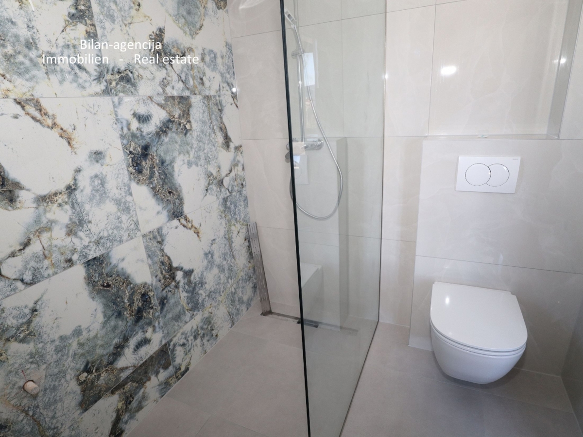 Apartma/Stanovanje Tribunj, 133m2