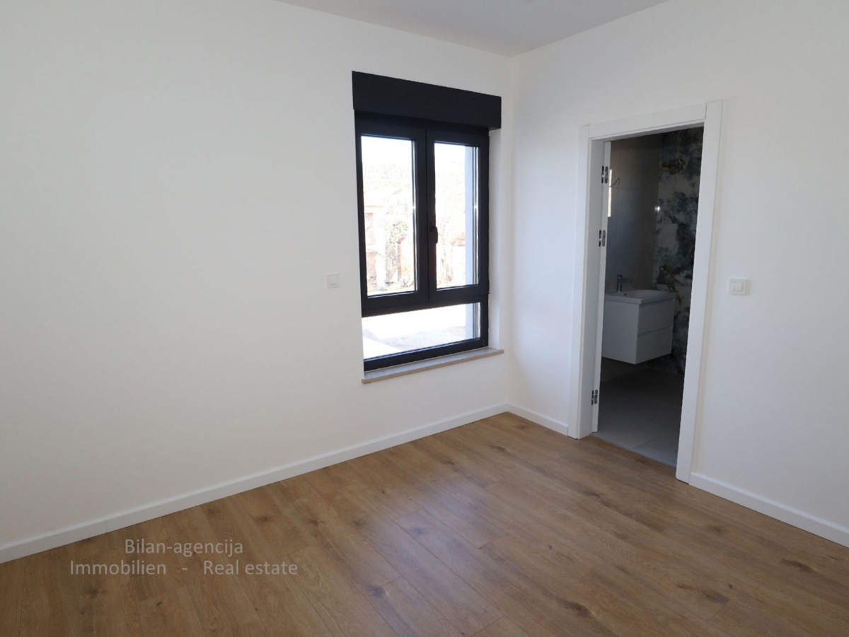 Apartma/Stanovanje Tribunj, 133m2