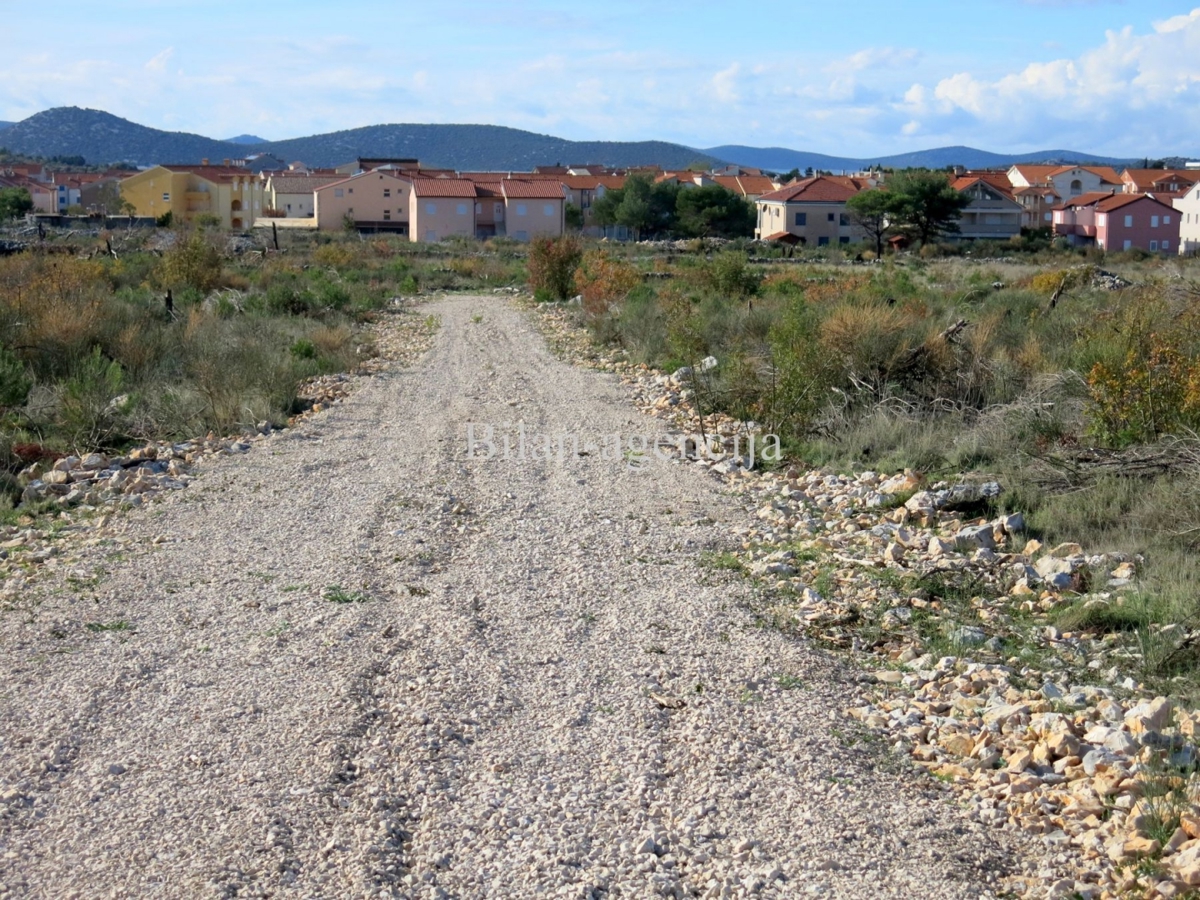Zemljišče Vodice, 11.000m2