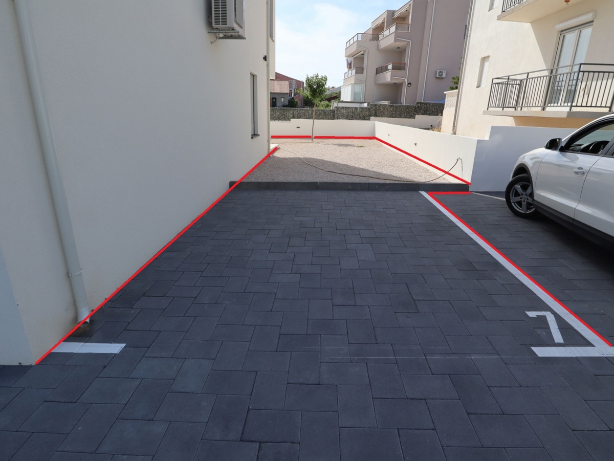 Vodice, 102 m2, apartma, vrt, odlična lokacija, blizu morja