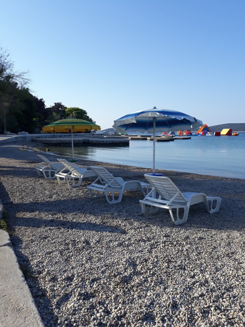 Vodice, 102 m2, apartma, vrt, odlična lokacija, blizu morja
