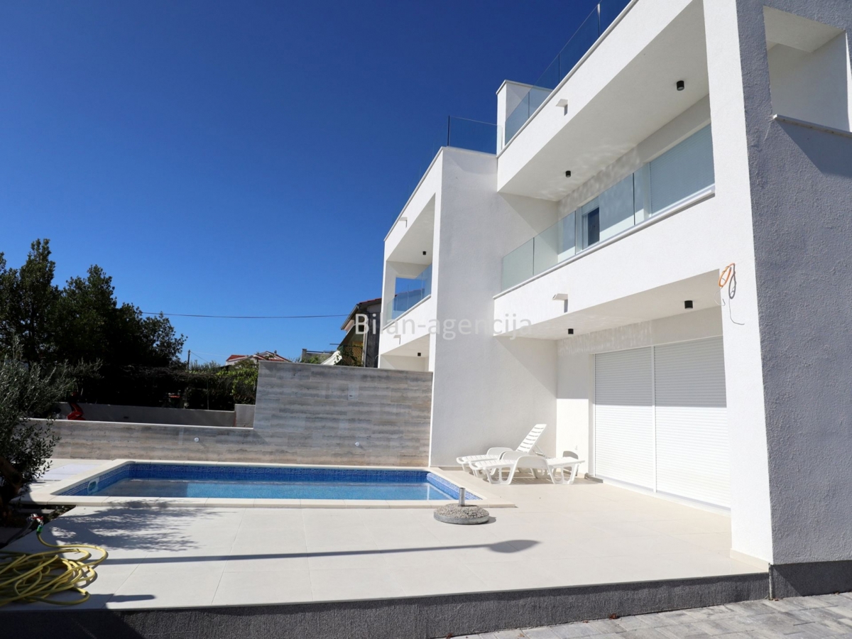 Hiša Tribunj, 195,16m2