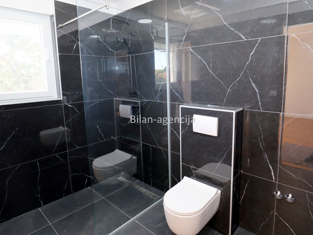 Hiša Tribunj, 195,16m2