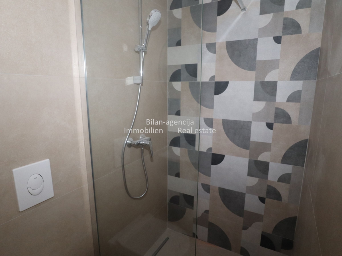 Stanovanje, novogradnja, 1. nadstropje, Vodice