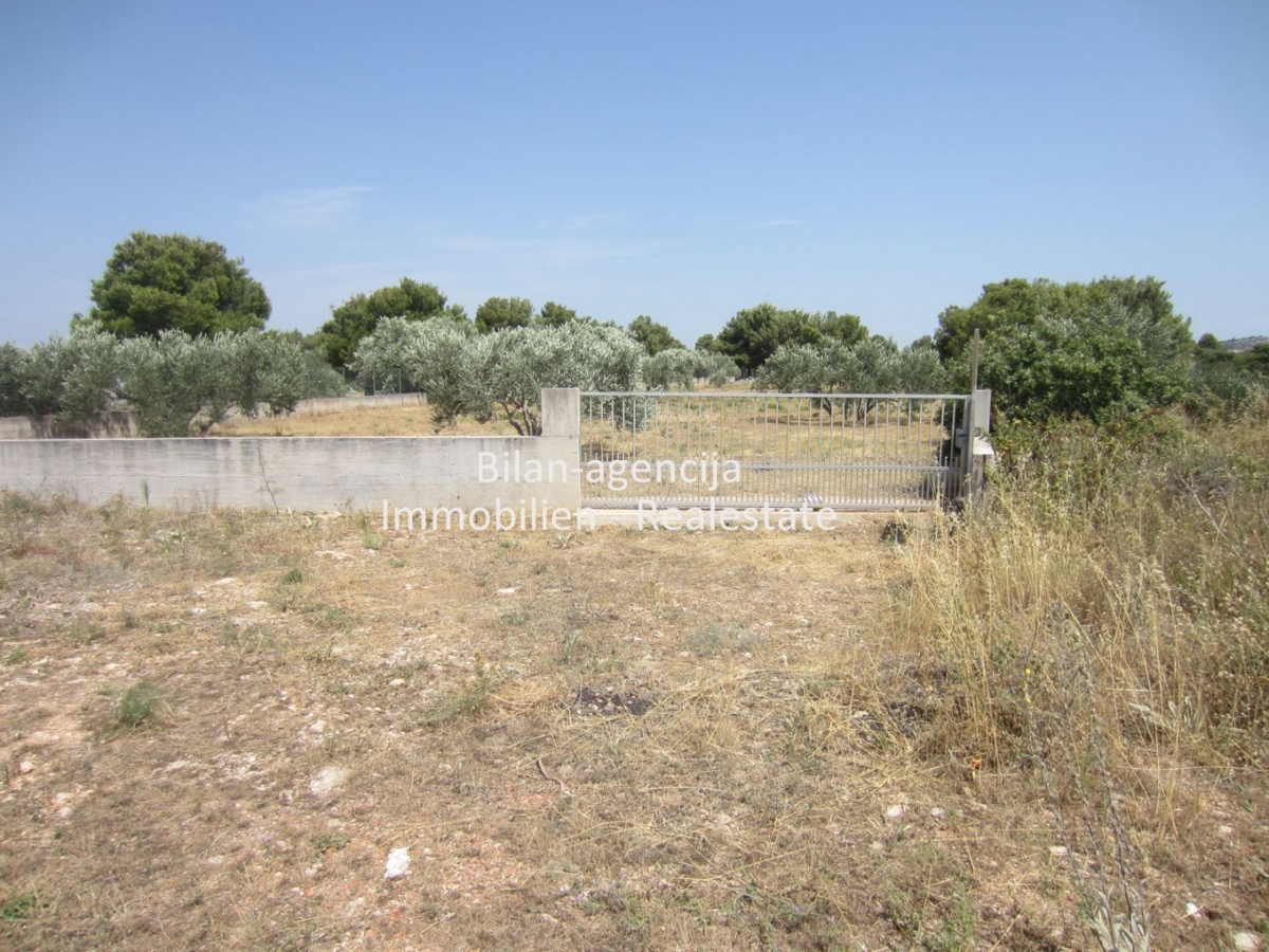 Zemljišče Vodice, 2.680m2