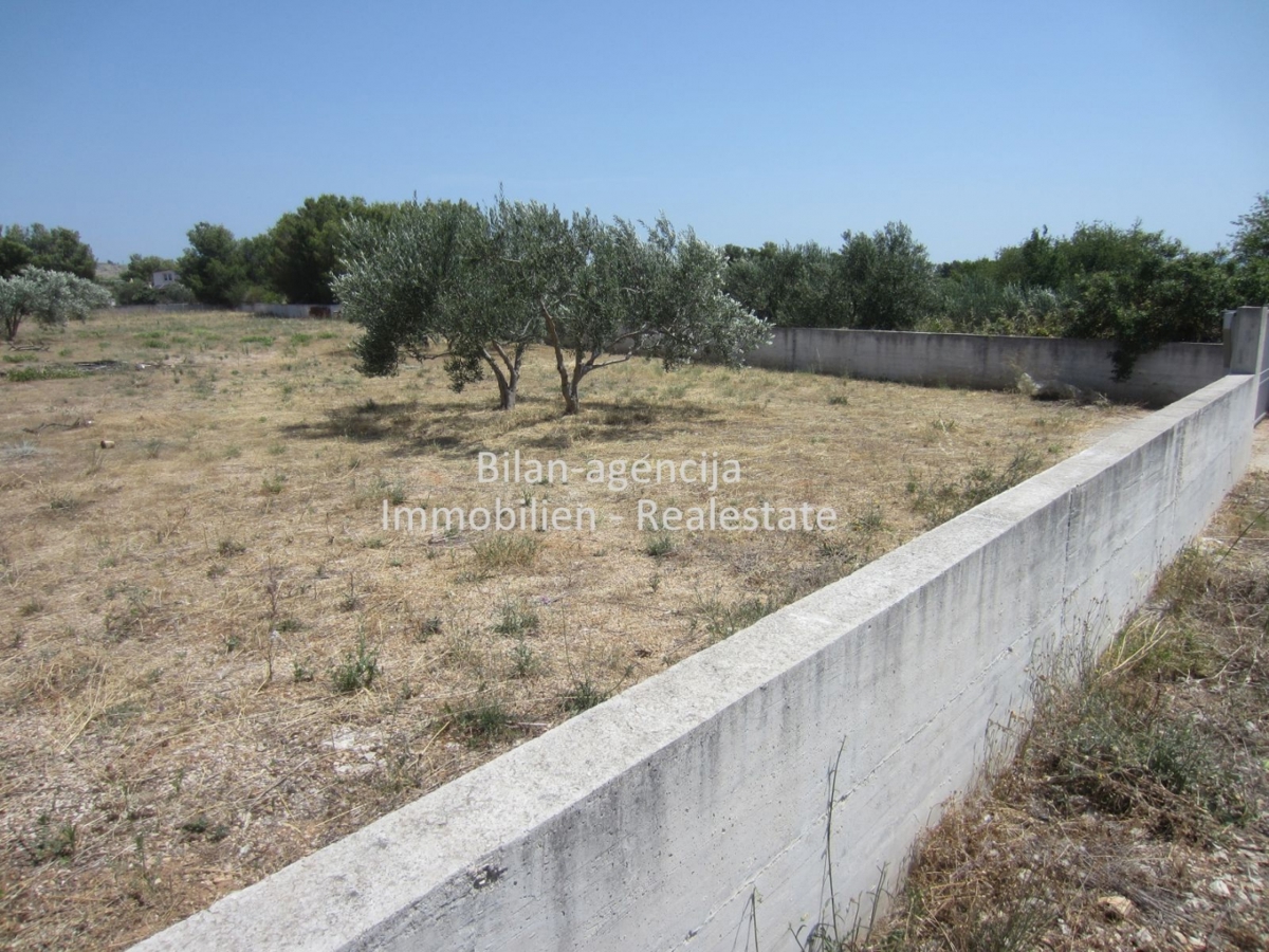 Zemljišče Vodice, 2.680m2