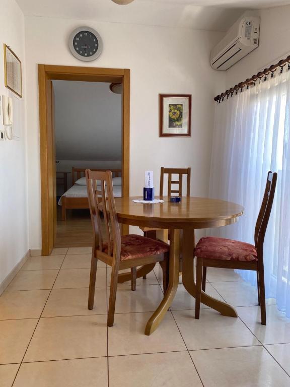 Apartmajska hiša z bazenom v bližini plaže, Čiovo
