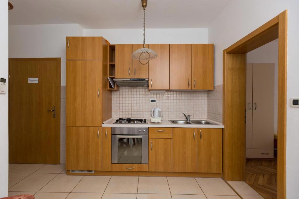 Apartmajska hiša z bazenom v bližini plaže, Čiovo