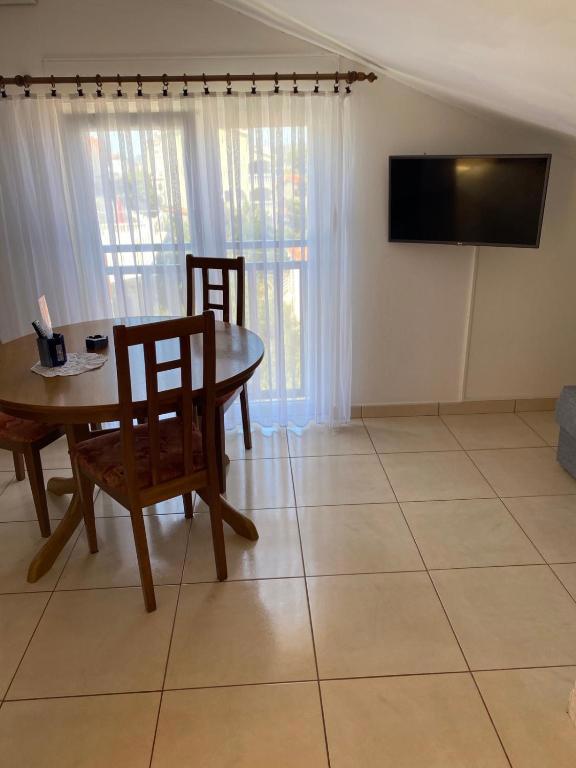 Apartmajska hiša z bazenom v bližini plaže, Čiovo
