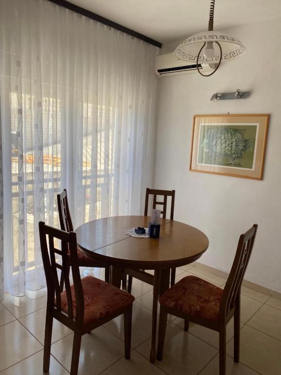 Apartmajska hiša z bazenom v bližini plaže, Čiovo