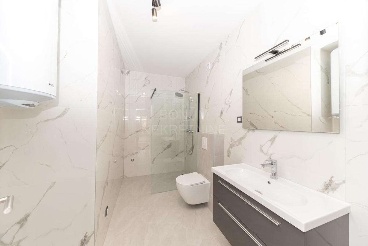  Apartma v novogradnji, prvo nadstropje, Vodice