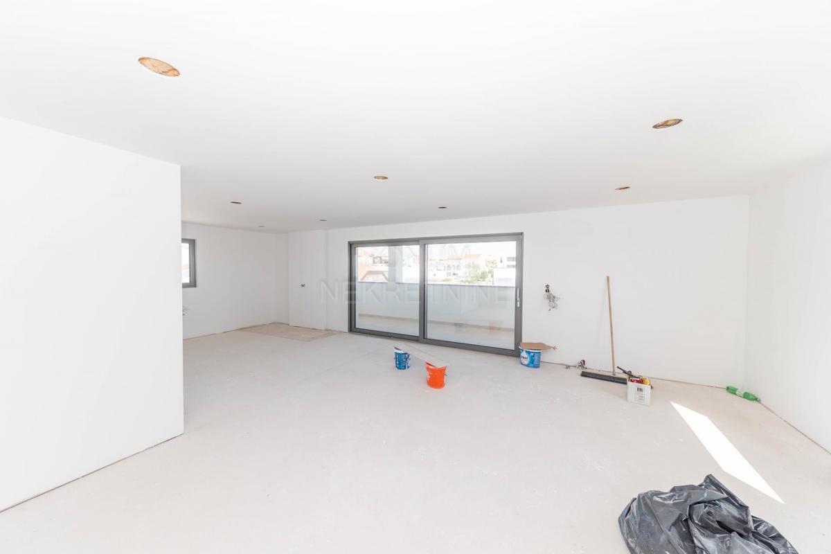  Odlično stanovanje na mirni lokaciji, drugo nadstropje, Vodice