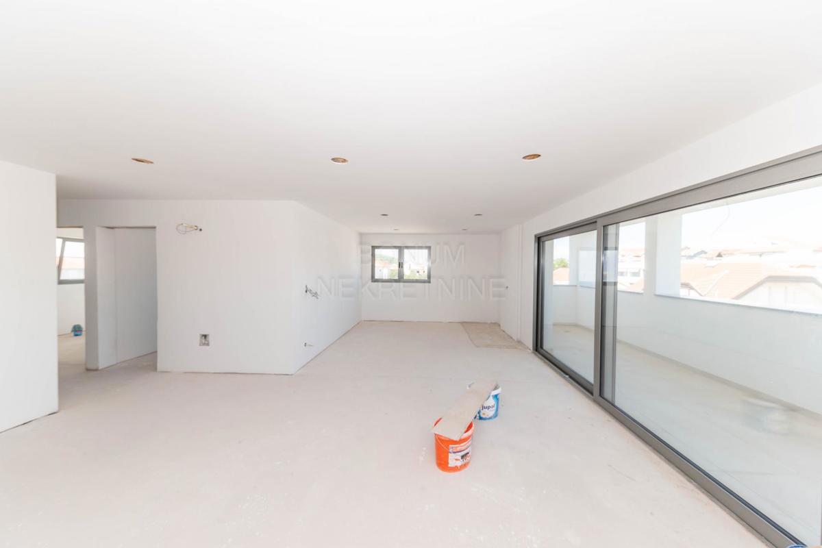  Odlično stanovanje na mirni lokaciji, drugo nadstropje, Vodice