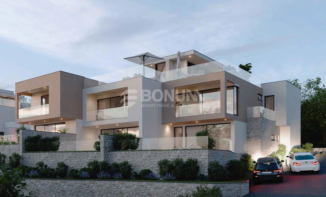 Hiša z bazenom v novogradnji, Vodice – mirna lokacija blizu morja