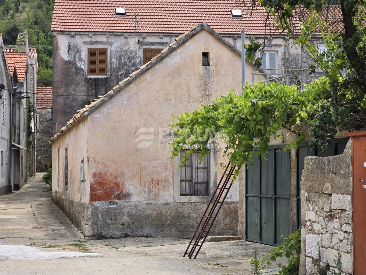 Kamnita hiša za prenovo, 100 m² – Potomje, Pelješac, blizu morja