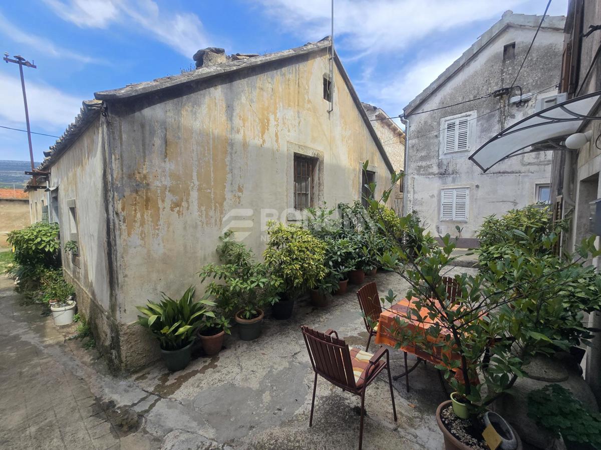 Kamnita hiša za prenovo, 100 m² – Potomje, Pelješac, blizu morja