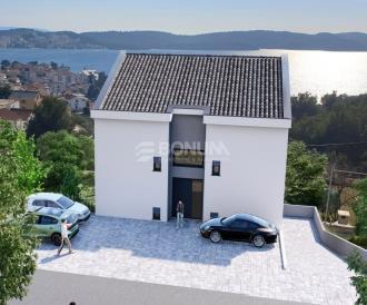 Prostorno trisobno stanovanje z veliko teraso, 119,3 m², Čiovo / Trogir