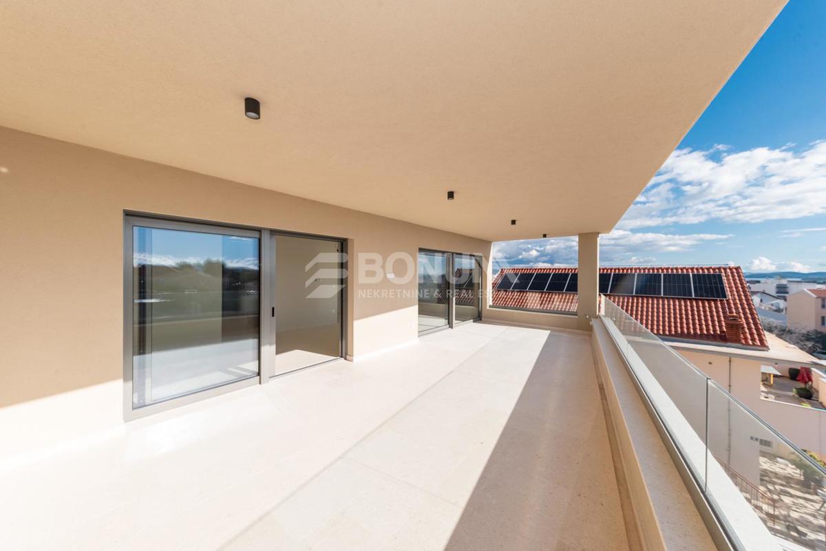 Apartma v centru z odličnim razgledom, Vodice