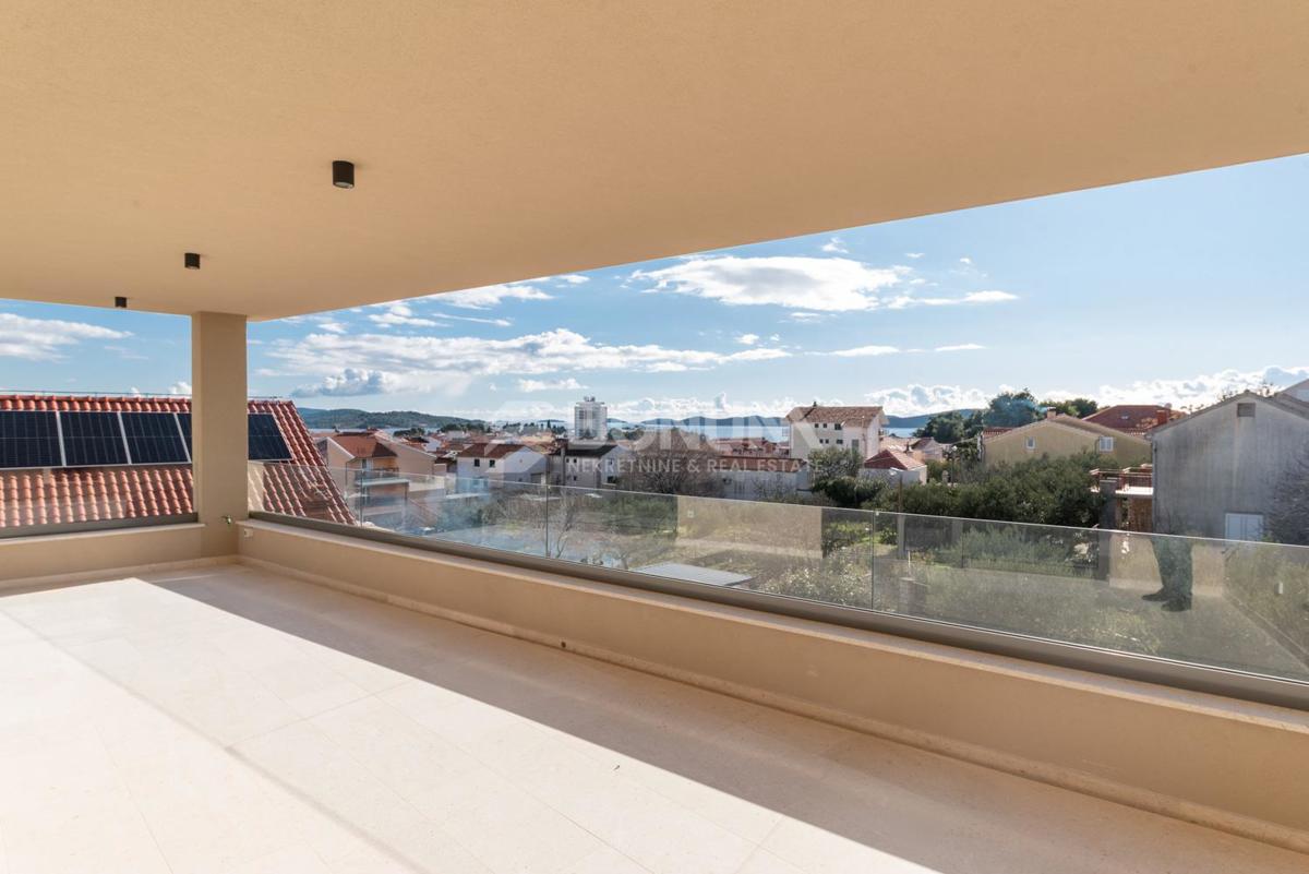 Apartma v centru z odličnim razgledom, Vodice