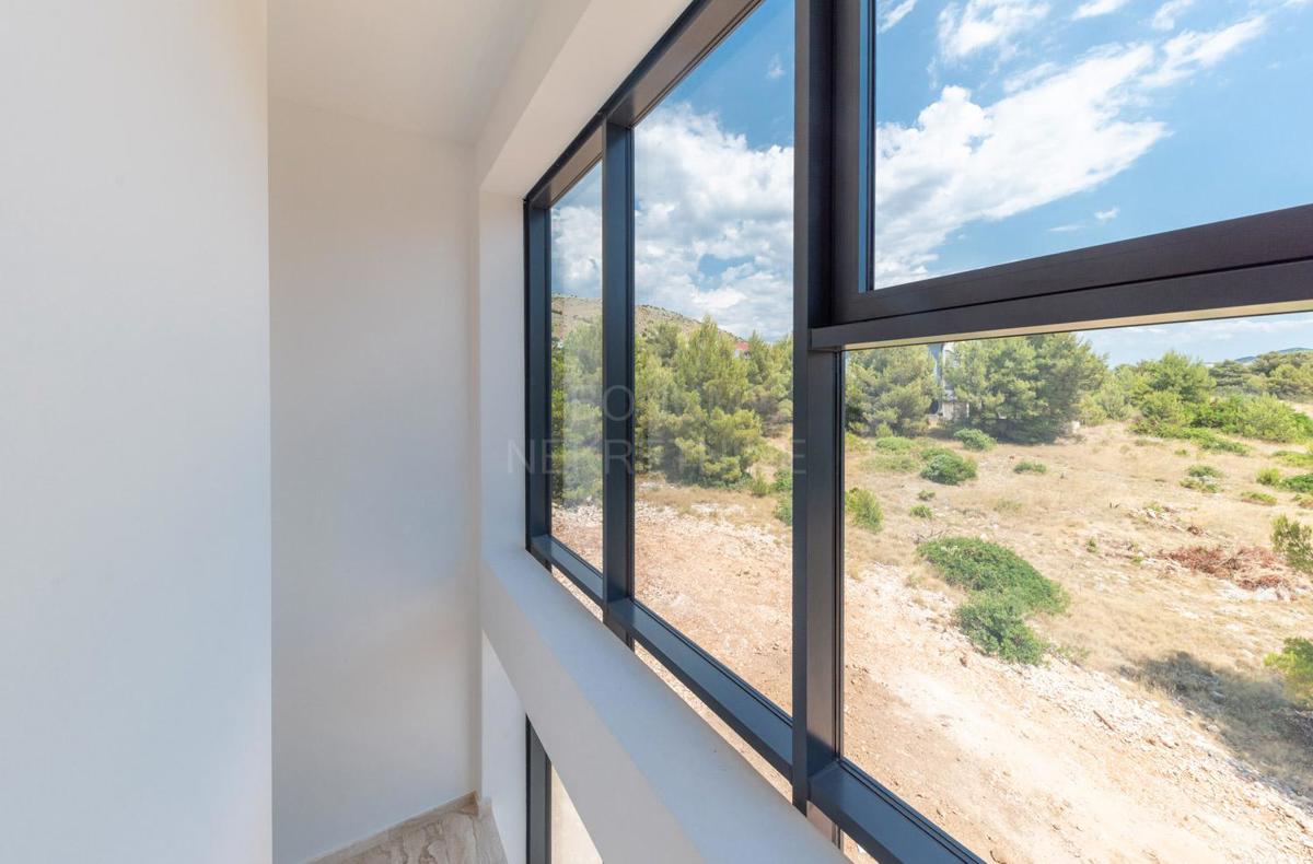 Luksuzni trisobni penthouse s pogledom na morje – Grebaštica