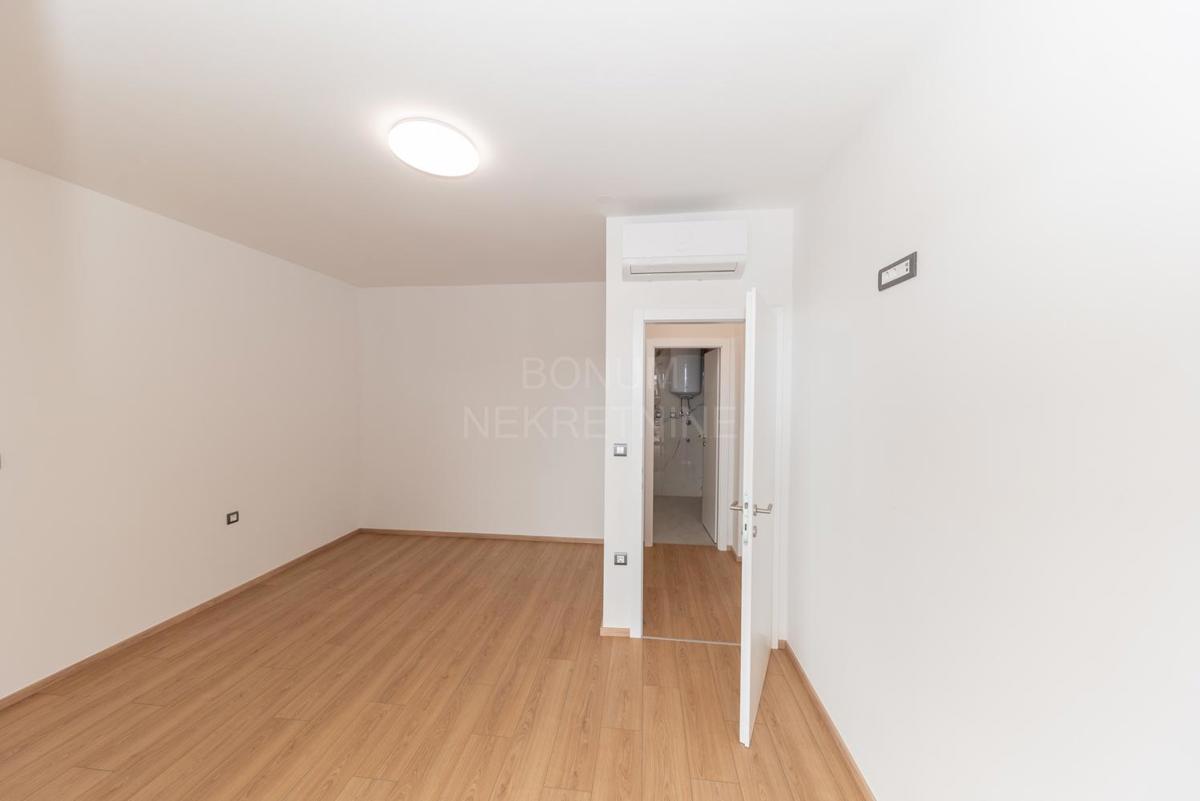  Odlično dvosobno stanovanje, prvo nadstropje, Vodice