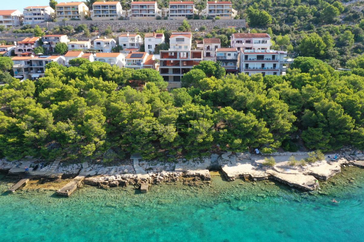 Čudovit apartma v prvi vrsti do morja, Draga-Pakoštane