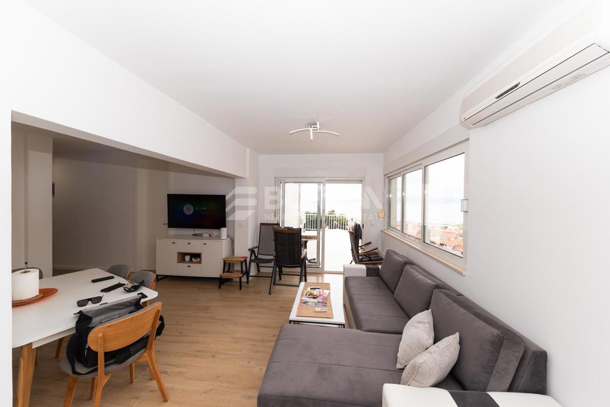 Dvosobno stanovanje naprodaj s čudovitim pogledom na morje, Baška voda