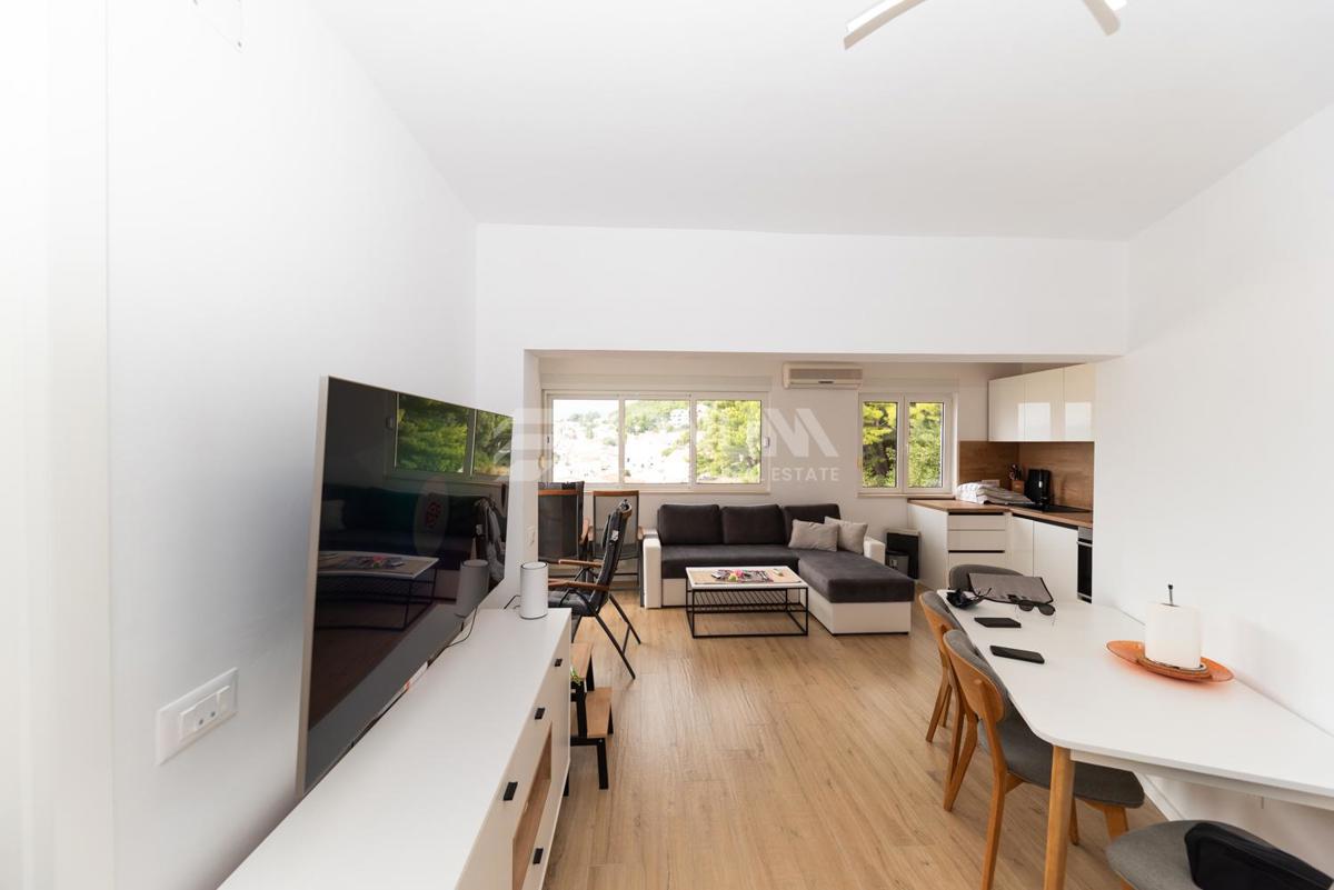 Dvosobno stanovanje naprodaj s čudovitim pogledom na morje, Baška voda