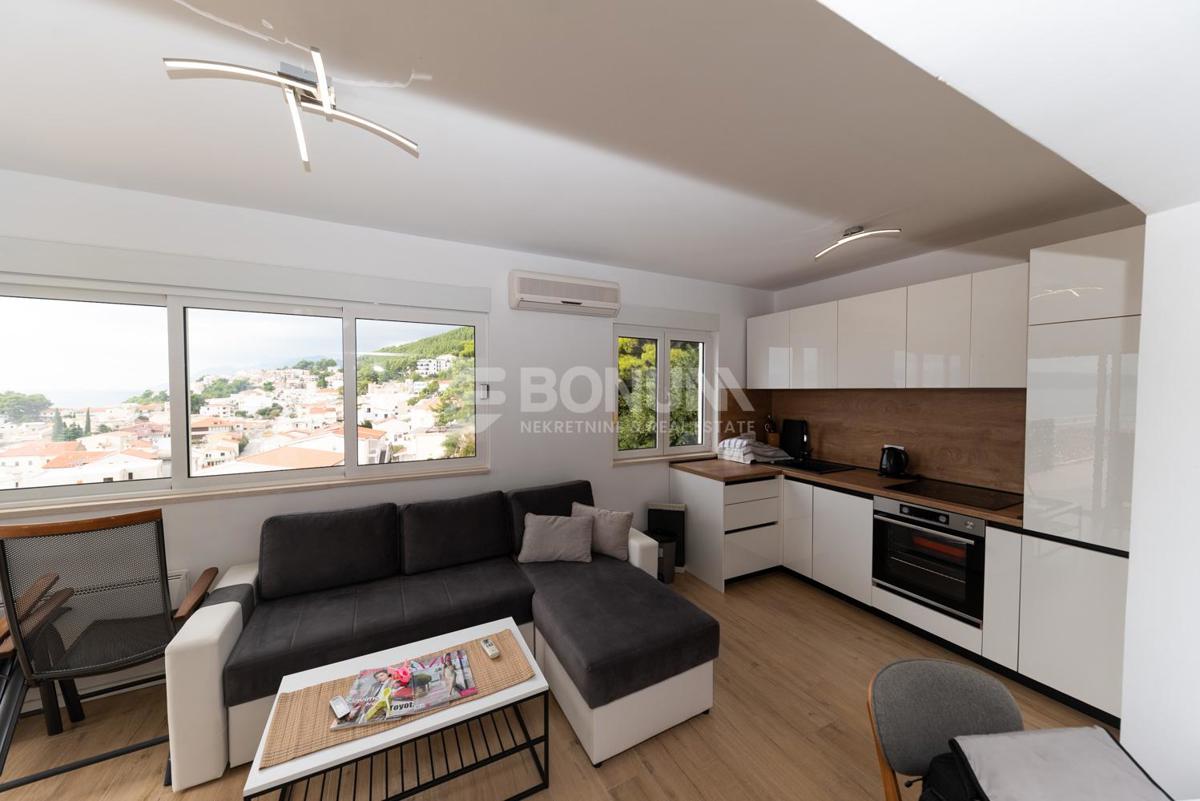 Dvosobno stanovanje naprodaj s čudovitim pogledom na morje, Baška voda