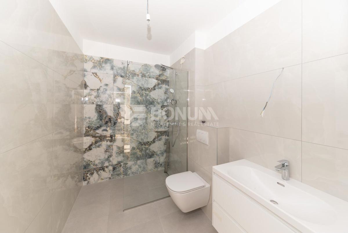  Piękny apartament z podwórkiem blisko plaży, Tribunj