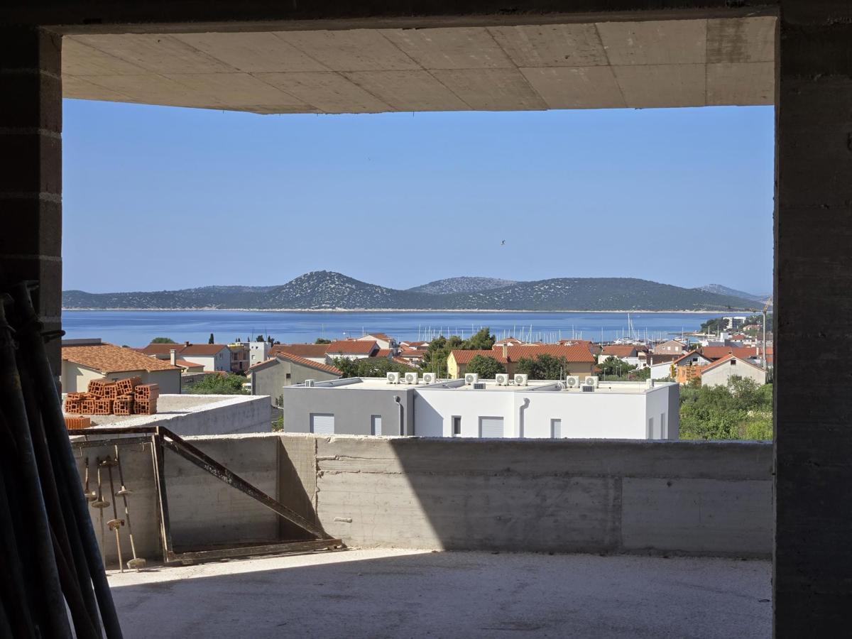 Odličen penthouse v novogradnji, drugo nadstropje, Vodice