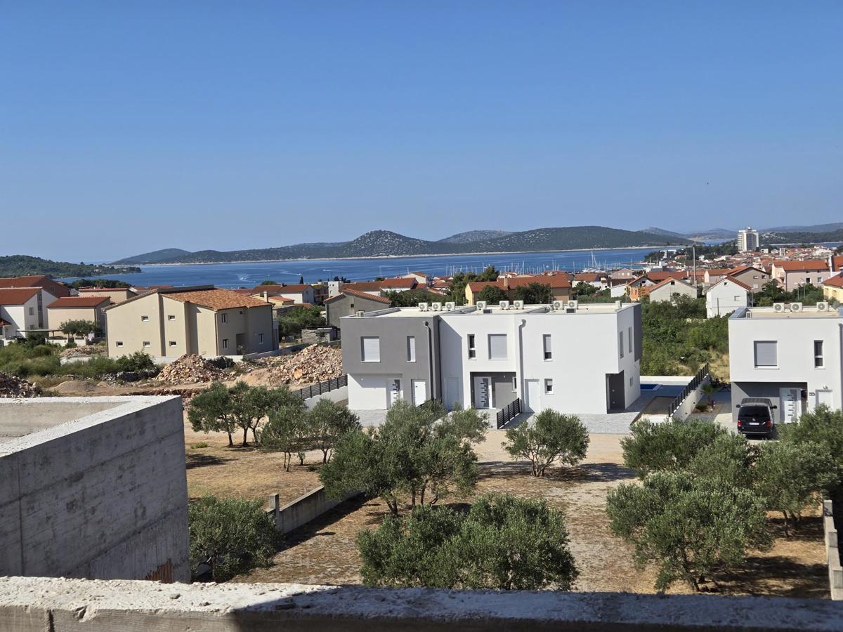 Odličen penthouse v novogradnji, drugo nadstropje, Vodice