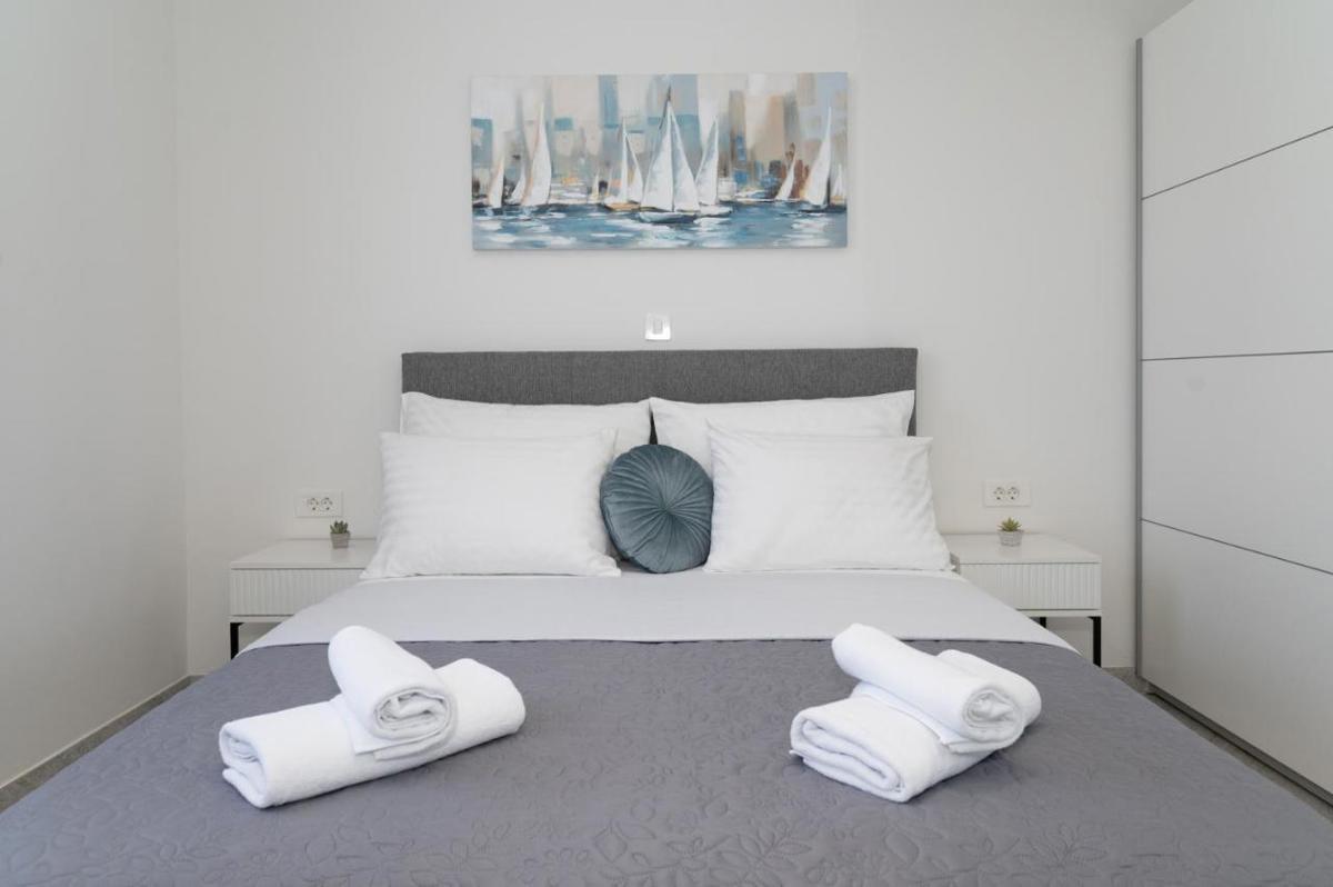 Moderna enonadstropna hiša v mirnem delu mesta, Vodice