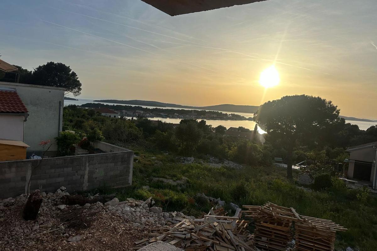 Odlično stanovanje v prvem nadstropju moderne novogradnje, 300 m od morja – Brodarica
