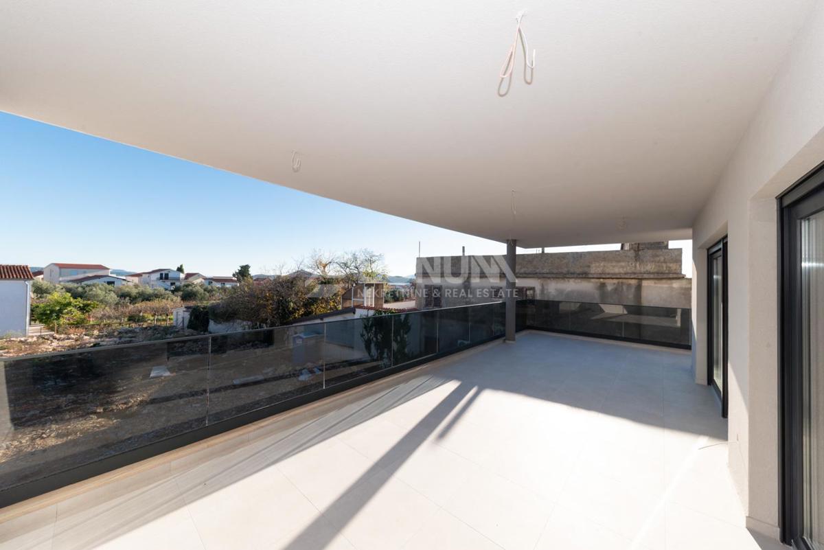  Novo stanovanje v bližini plaže in centra mesta, Tribunj