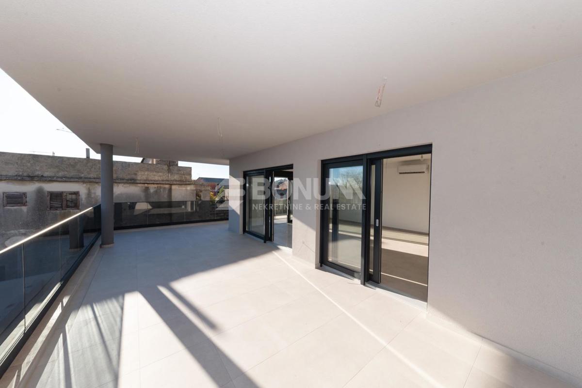  Novo stanovanje v bližini plaže in centra mesta, Tribunj