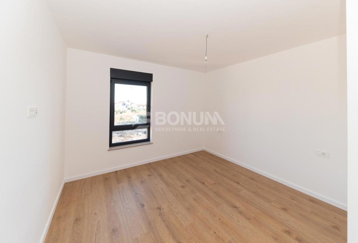  Novo stanovanje v bližini plaže in centra mesta, Tribunj