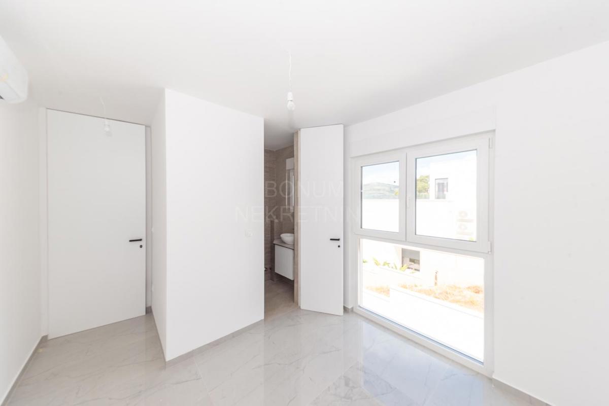 Apartma s čudovitim razgledom, garažnimi mesti in strešno teraso, Čiovo